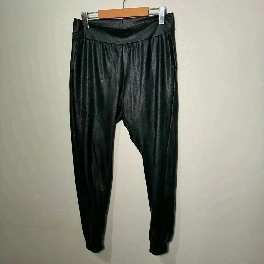 Commando faux leather jogger in black S - Picture 7 of 11